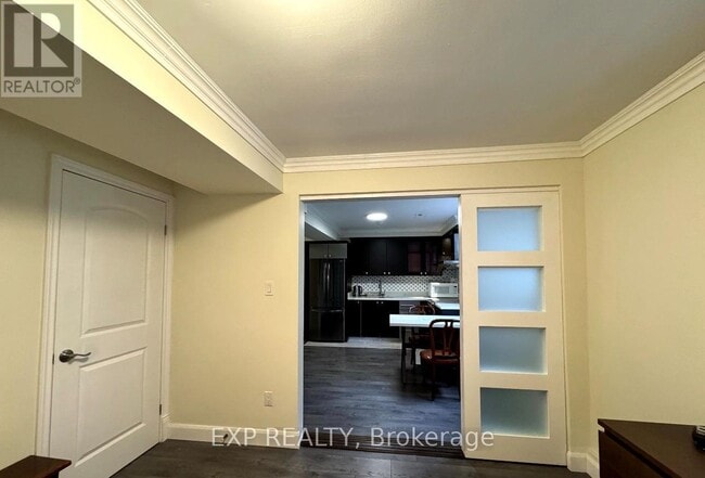 Building Photo - 18 Greenland Rd