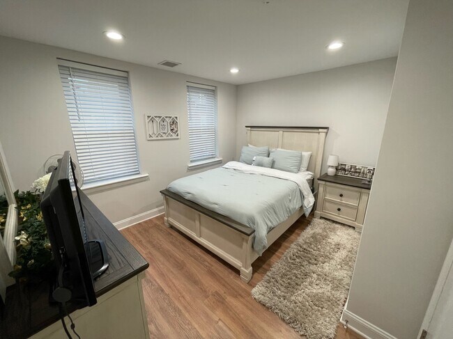 Foto del edificio - 523 Emily St