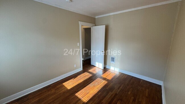 Building Photo - Vintage 1BD/1BA - Hawthorne/Belmont!