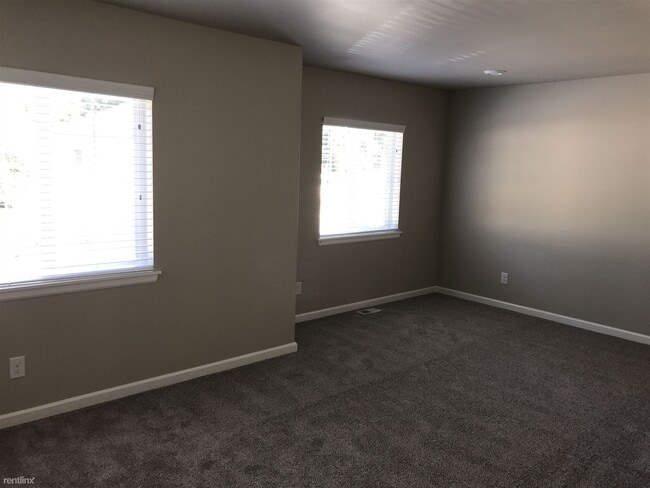 Building Photo - 5 br, 3 bath House - 12312 55th Drive Sout...