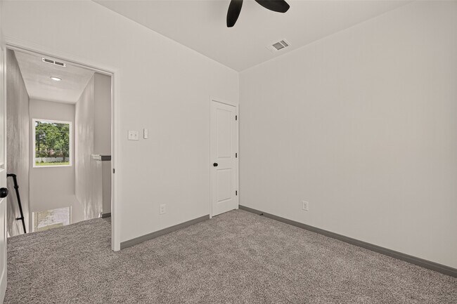 Foto del edificio - 8306 Tidwell Rd