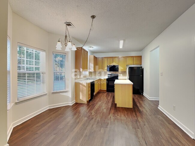 Foto del edificio - 4763 Asherton Pl NW