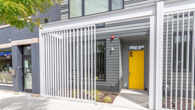 Foto del edificio - 204 Harrison St