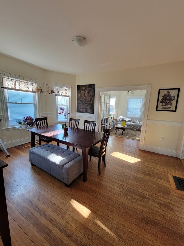 Foto principal - 163 Belmont St