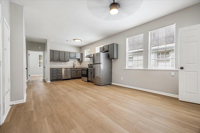 Foto del edificio - 2395 Forrest Avenue Unit 3