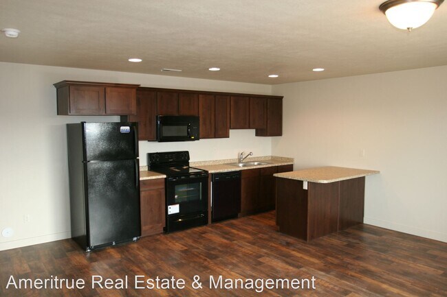 Building Photo - 3 br, 2 bath House - 217 N 680 E