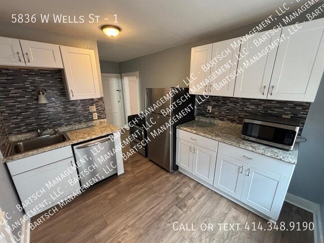 Building Photo - 5836 W Wells St