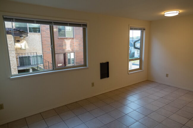Foto del edificio - 4230 NE 8th Ave