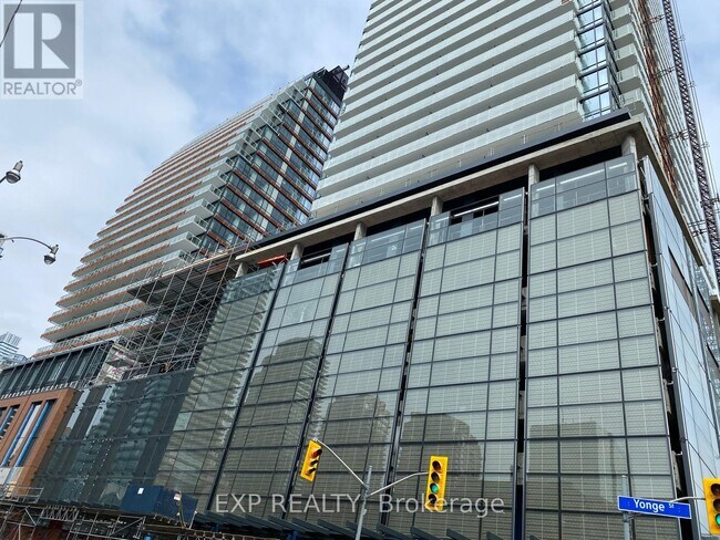 Photo du bâtiment - 501 Yonge St