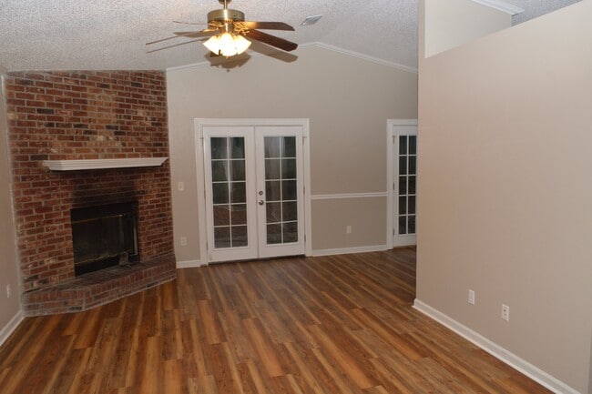 Building Photo - 3996 Bothwell Terrace