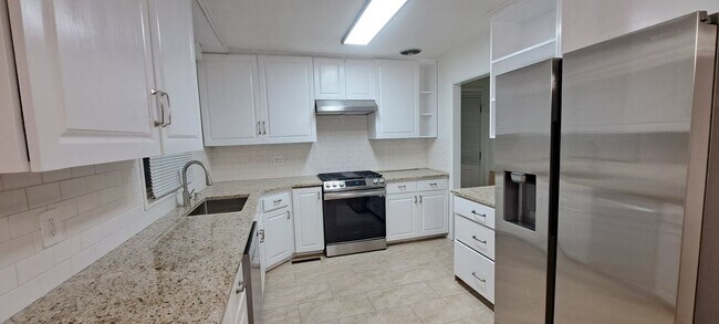 Building Photo - 539 Dawes St