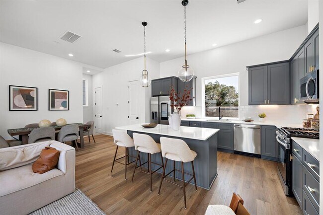 Foto del edificio - 835 Elkhart St