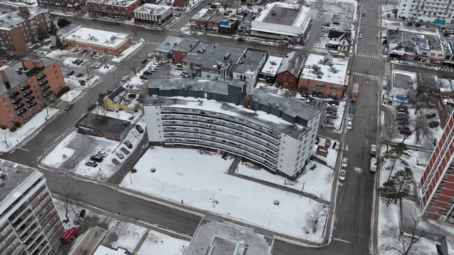  - 7 Elizabeth Street North