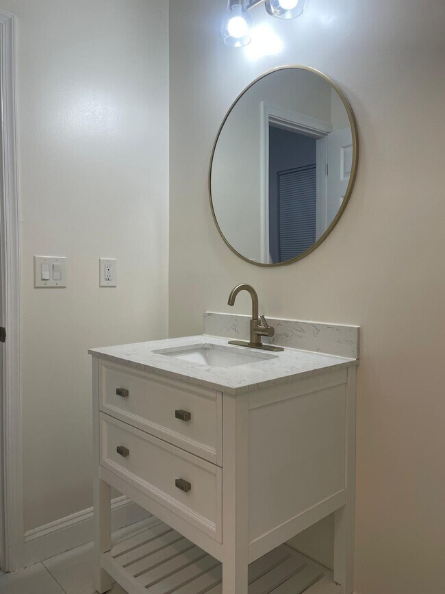 Foto del edificio - 6314 Foote St