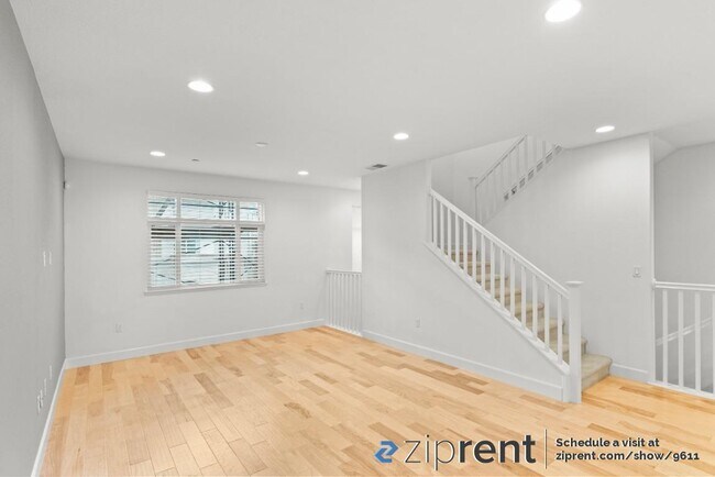 Foto del edificio - 5506 Esprit Way