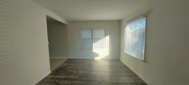 Foto del edificio - 15630 Grevillea Ave