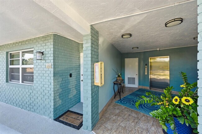 Foto del edificio - 801 NE 18th Ct