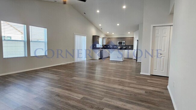 Foto del edificio - FIRST MONTH RENT FREE WITH FLEXIBLE LEASE ...