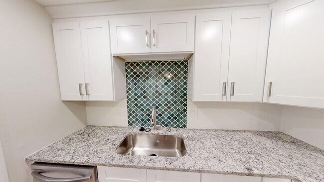 Foto del edificio - Charming 2 bedroom 1 bath - move in ready