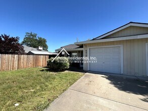 Building Photo - 6070 Margo Dr