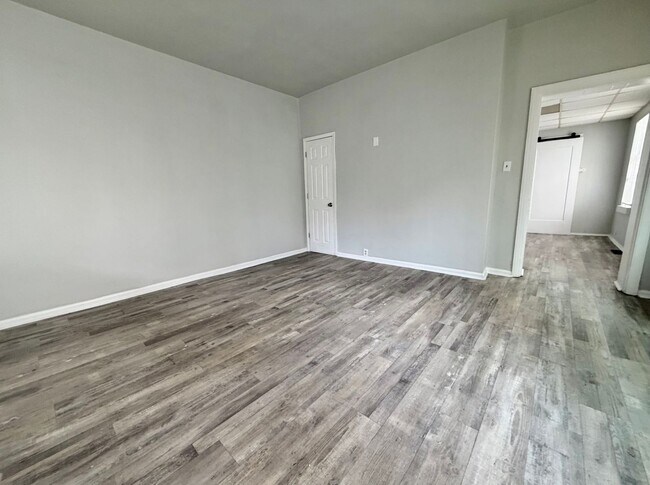 Building Photo - 2 Bedroom home in Price Hill