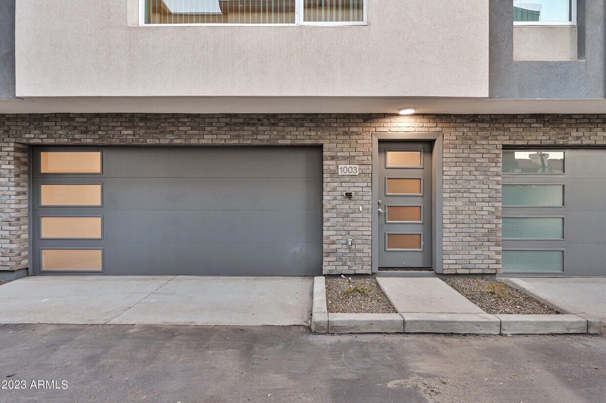 Foto principal - 1023 W 5th St