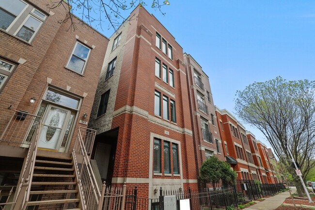 Building Photo - 1345 W Fillmore St