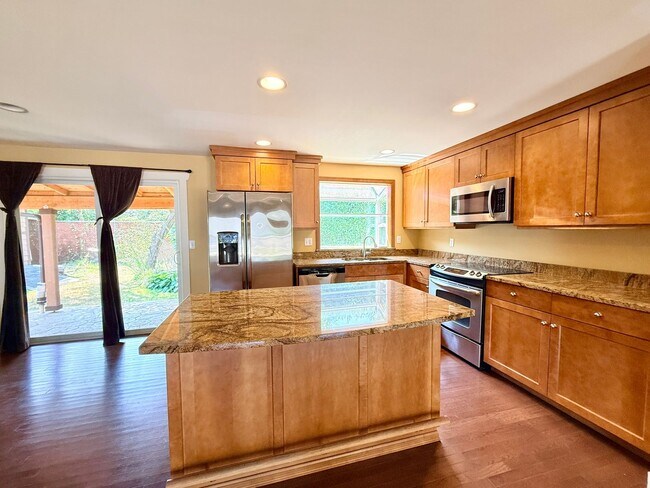 Foto del edificio - Updated 3BR Rambler | RV/Boat Parking | Gardener’s Backyard