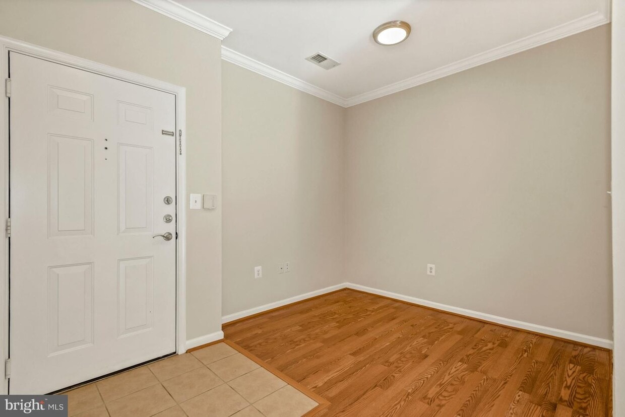 Primary Photo - 12909 Centre Park Cir