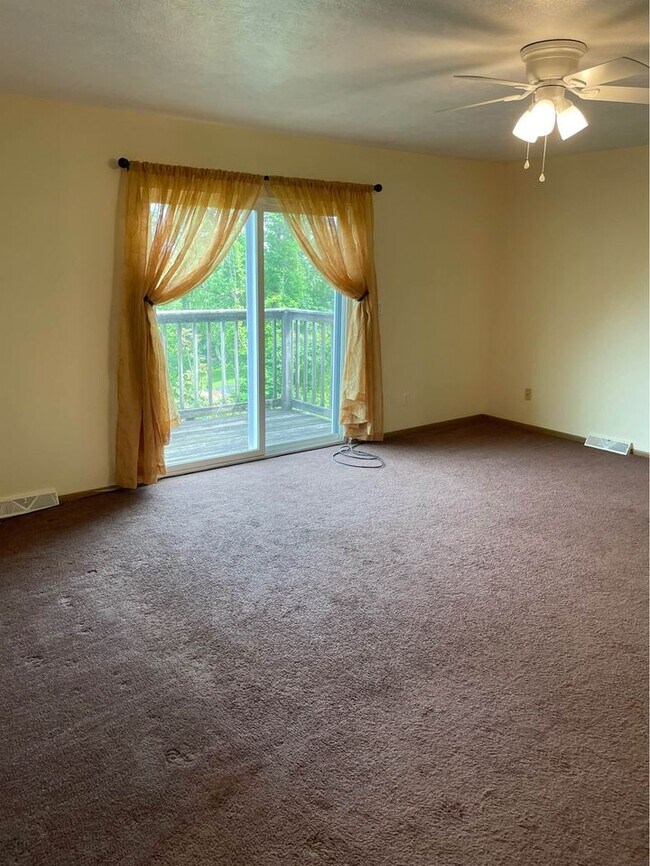 Foto del edificio - 1404 Tuscarawas Rd