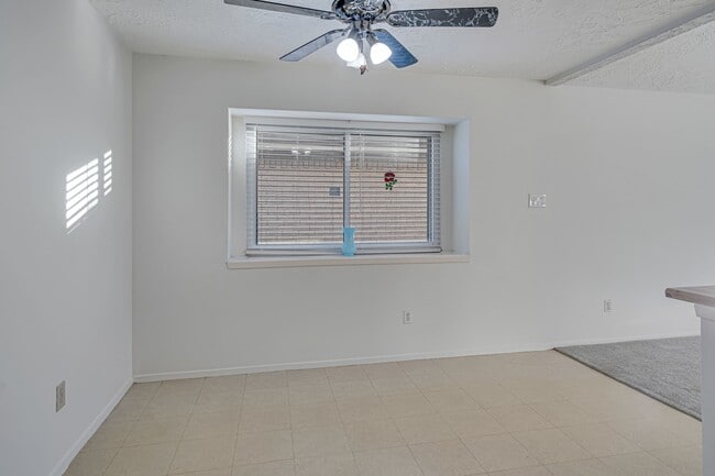 Building Photo - 20331 Pinefield Ln