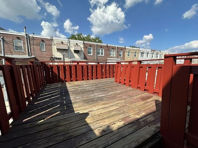 Building Photo - 3 bedroom 1 bath house available in South ...