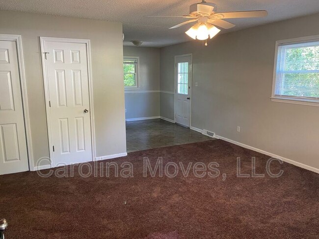 Building Photo - 205 Knighton Dr