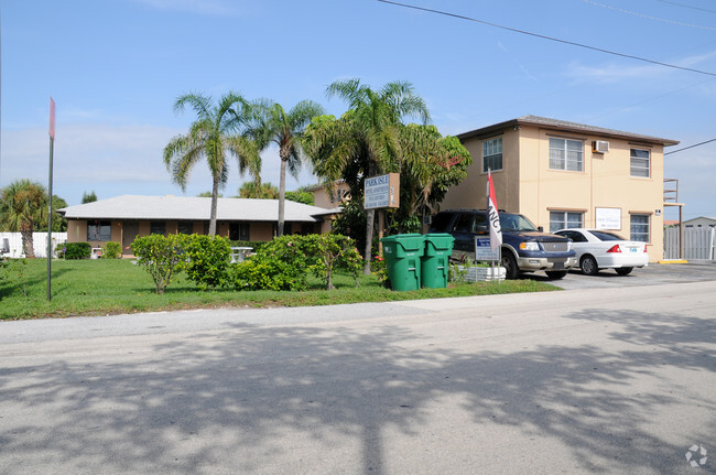 Building Photo - Park Isle Apartments