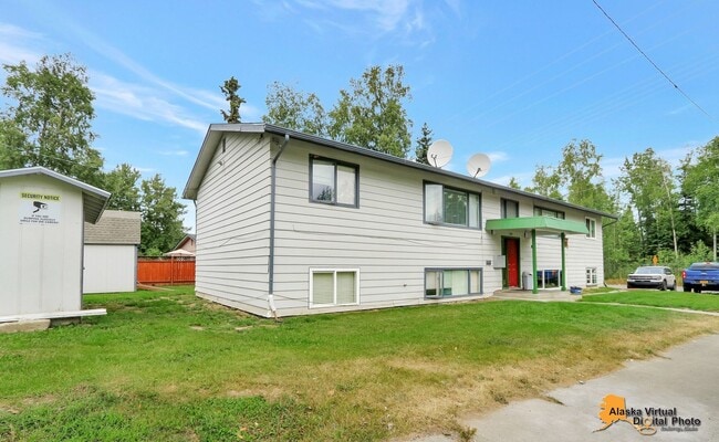 Building Photo - 430 Schodde St
