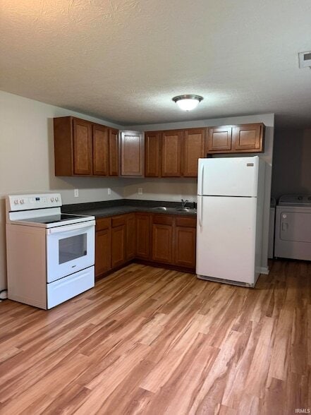 Building Photo - 1014 N Orris Dr