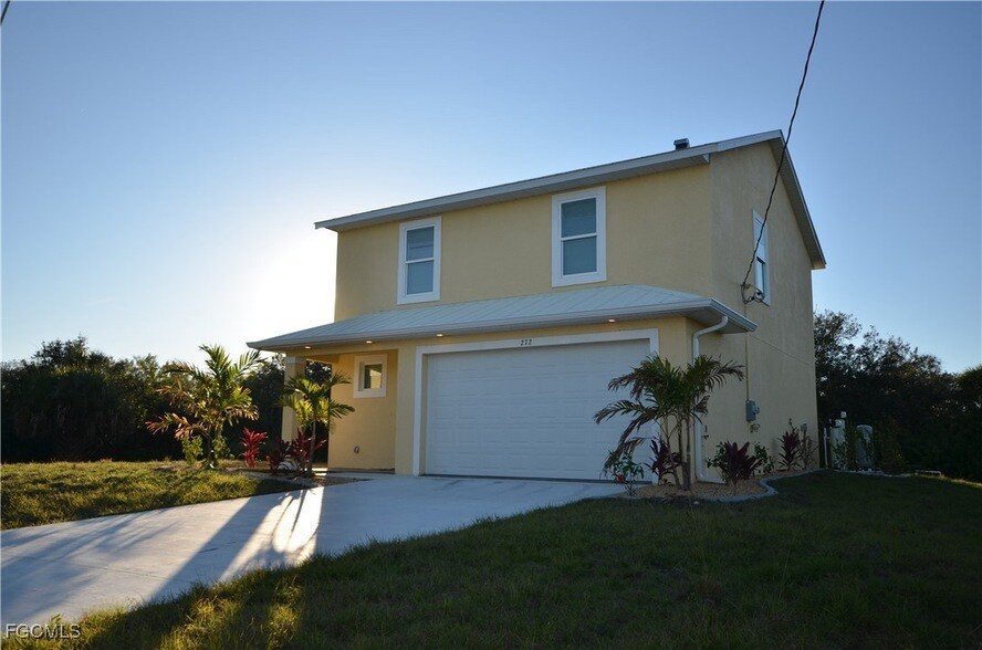 Primary Photo - 272 Pelton Cir