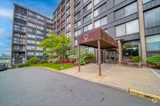 Building Photo - 9060 Palisade Ave
