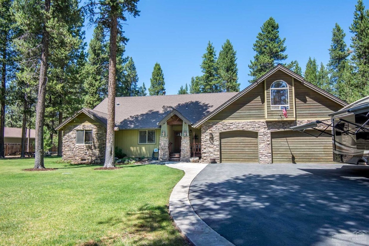 Foto principal - 16020 Big Meadow Dr