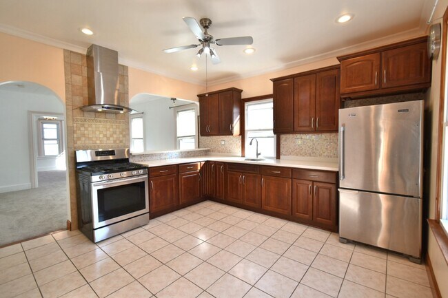 Eat in Kitchen - 17 Sylvan Pl