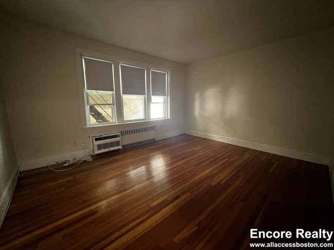 Building Photo - 33 Lancaster Terrace