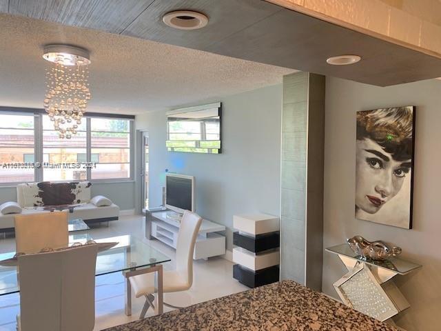 Building Photo - 8000 Harding Ave