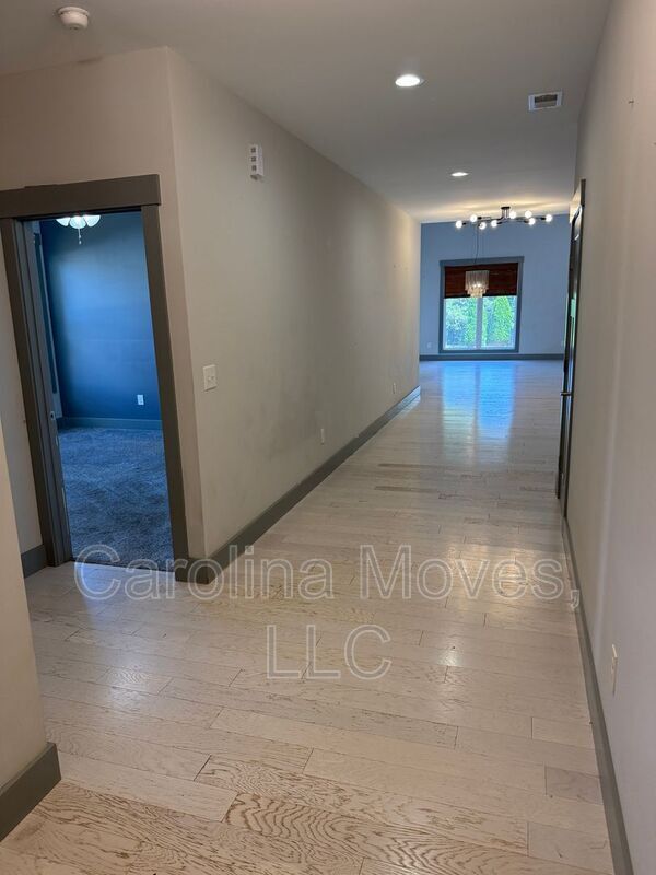 Foto del edificio - 2452 Fews Bridge Rd