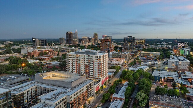 Foto del edificio - Downtown Raleigh Penthouse with Stunning View