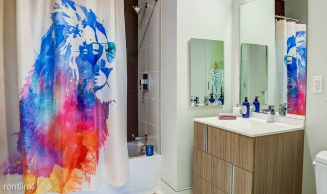 Foto del edificio - 3 br, 2 bath Apartment - 55 1st St 702