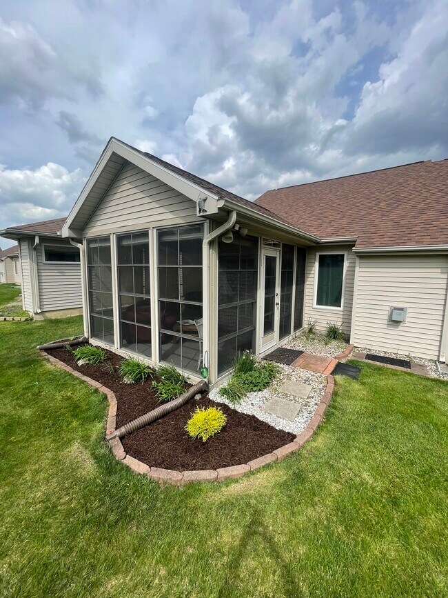 Foto del edificio - 5335 Blossom Ridge