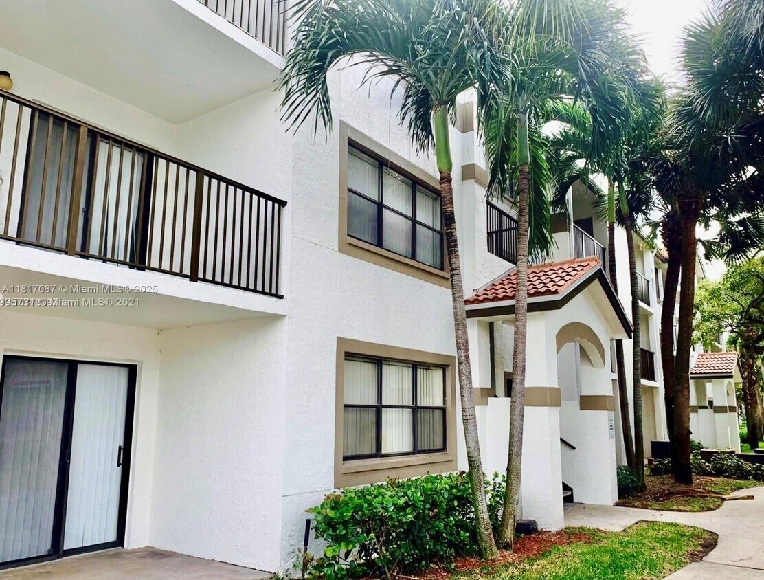 Foto principal - 550 S Park Rd
