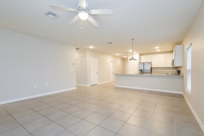 Building Photo - 1236 Amazon Dr