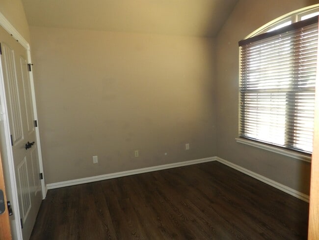 Building Photo - 1115 Apple Creek Dr