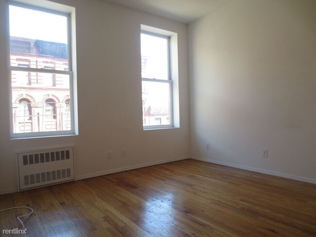 Building Photo - 1 br, 1 bath House - 32 King St
